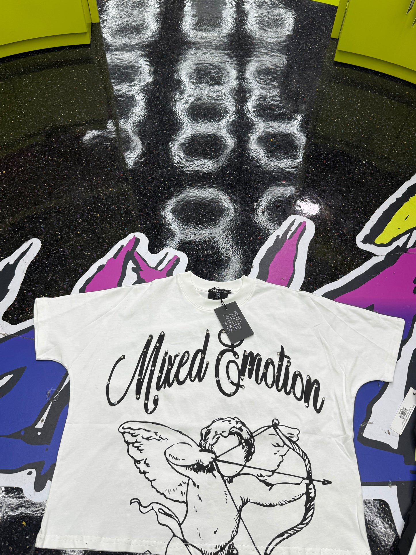 MIXED EMOTION WHITE CUPID TEE(ON HAND)