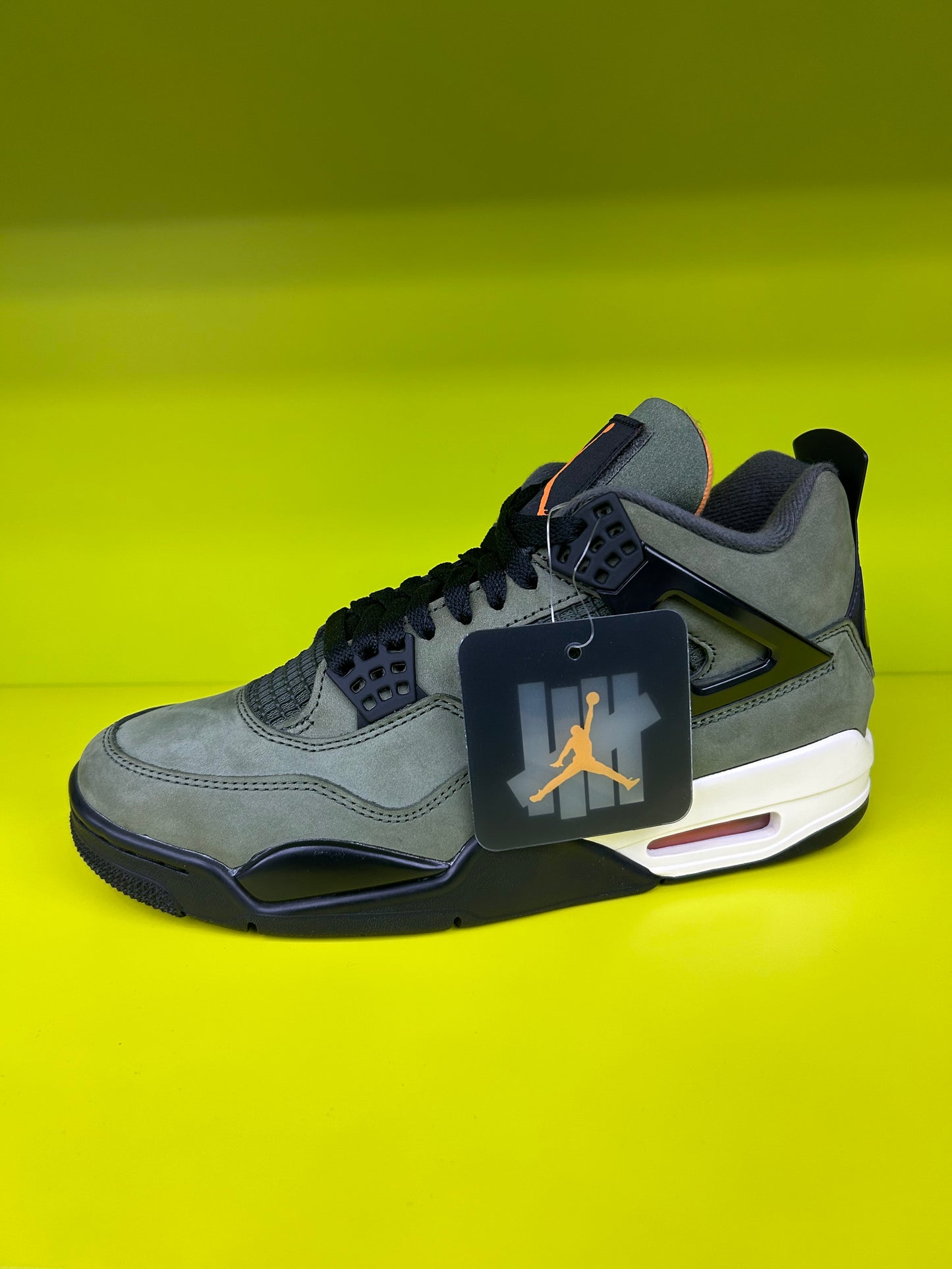 OLIVE/BLACK RETRO SNEAKER (ON HAND)