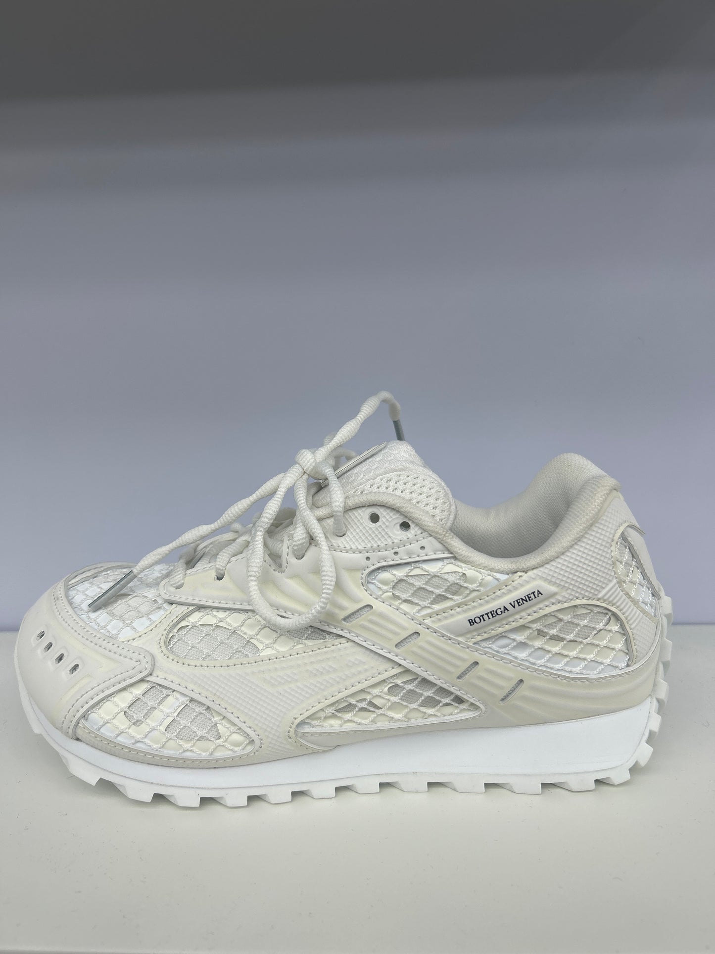 ICY WHITE SNEAKER (ON HAND)
