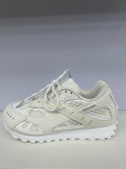 ICY WHITE SNEAKER (ON HAND)